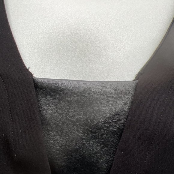 Lysse Sleeveless V-Neck Faux Leather Insert Pullover Tunic Top0 Black Size Small - Picture 10 of 11